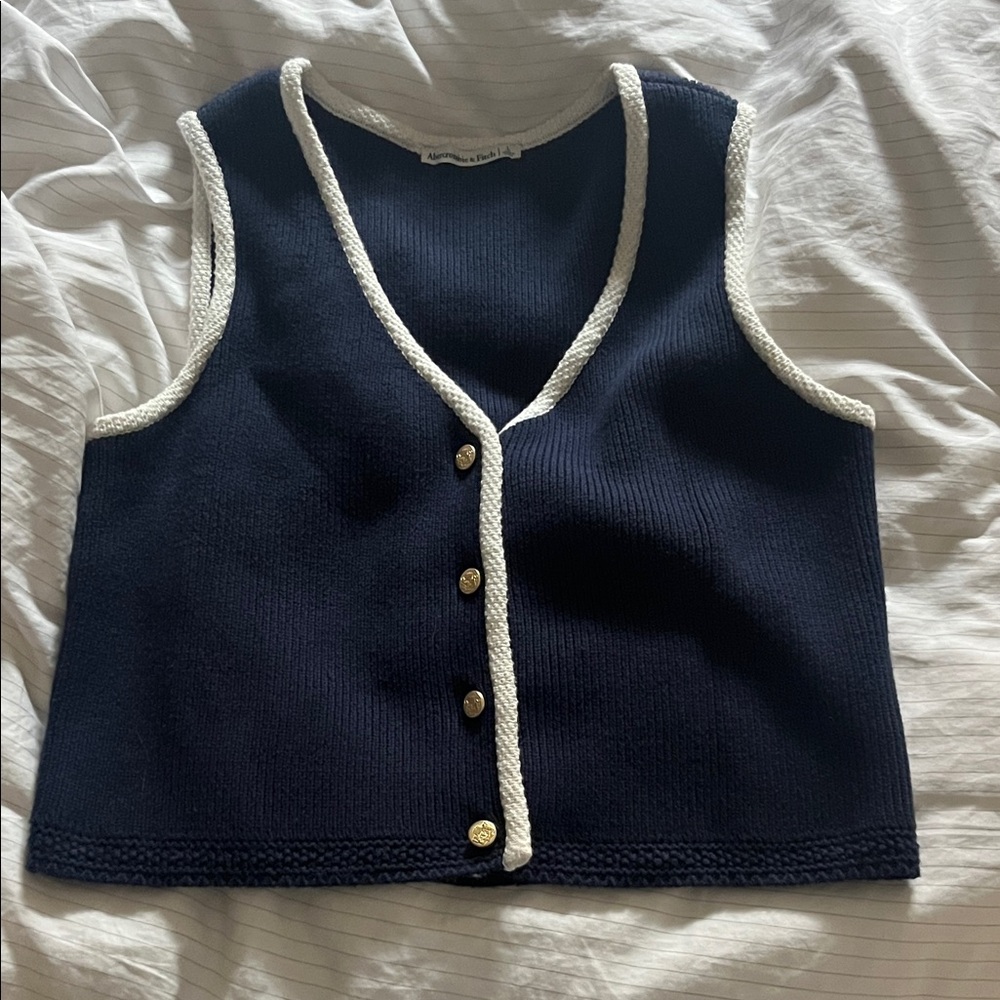 AF Sleeveless Cardigan